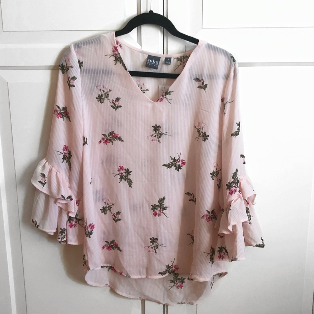 *NWT* NEW YORK & COMPANY Soho Flowy Sleeve Blouse